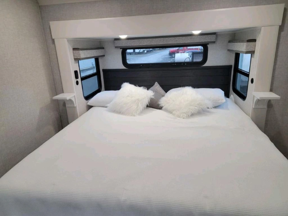Jayco North Point 310rlts 2025 alt