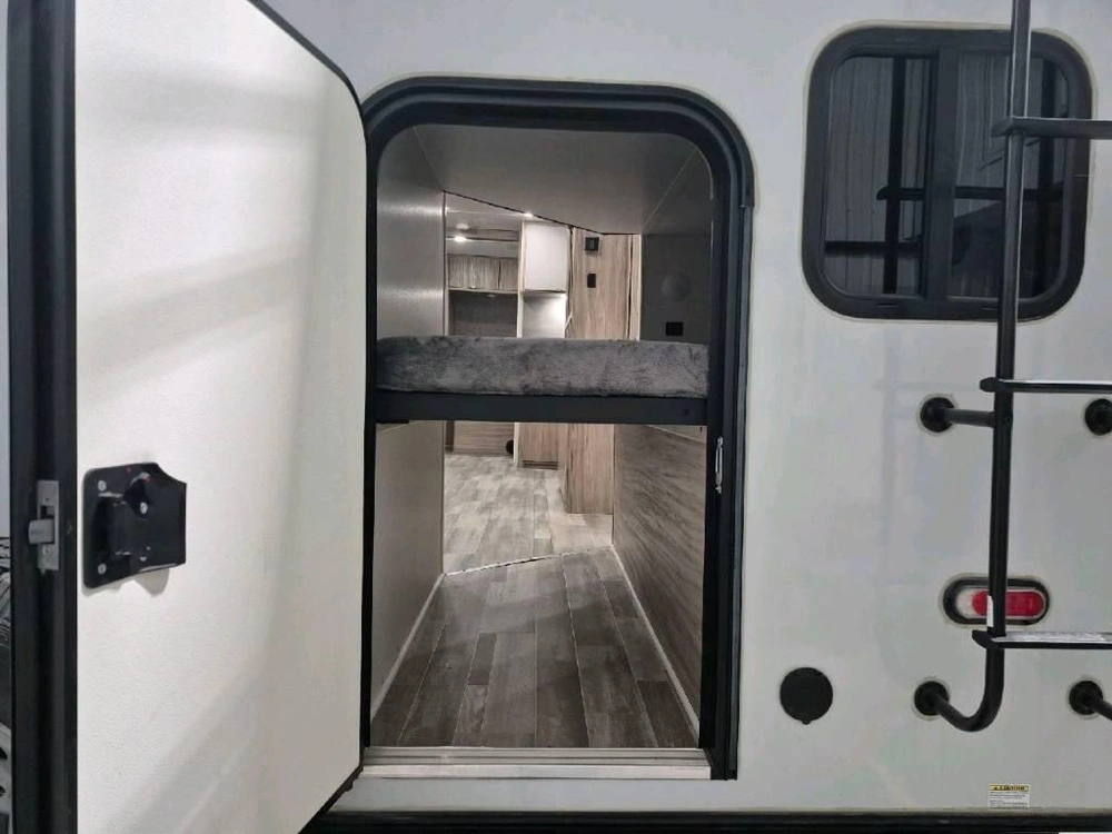 Winnebago Minnie 2301bhs 2022 alt