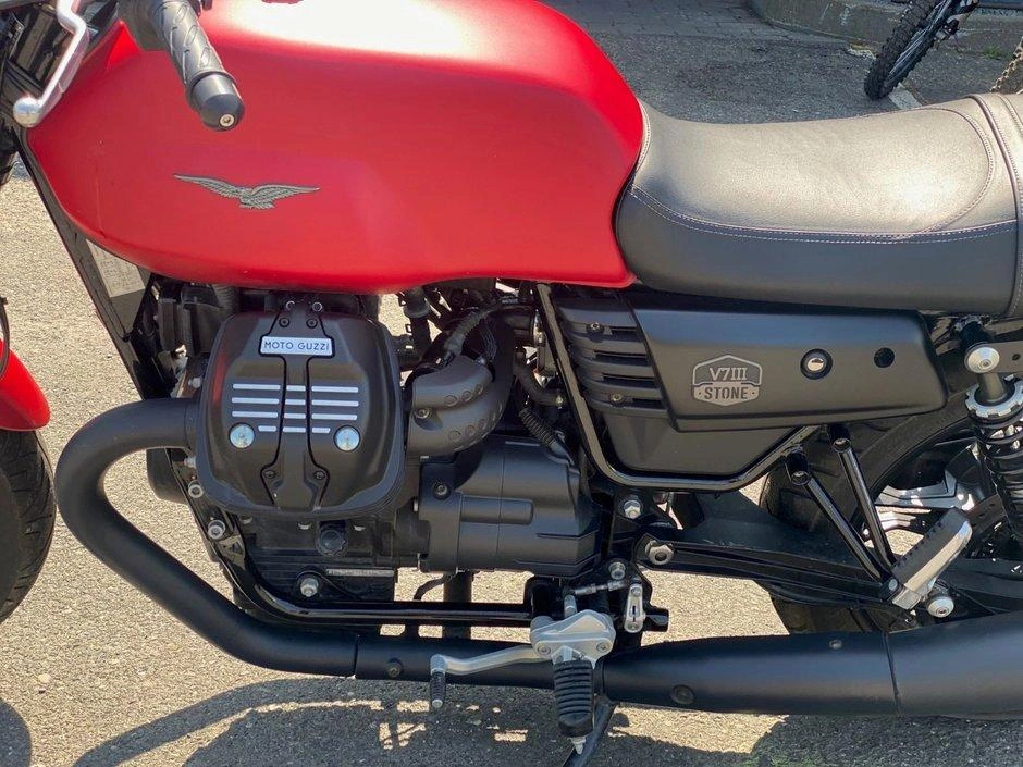 Moto Guzzi V7 Iii Stone 2019 alt