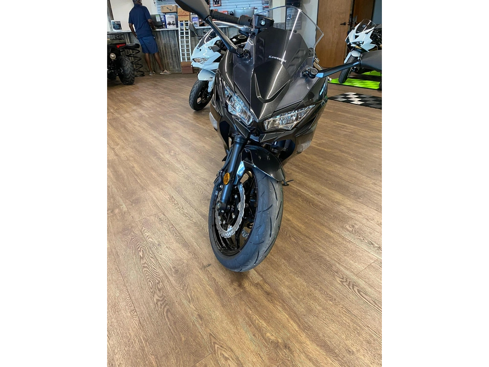 2026 Kawasaki Ninja® 650 Base Base alt