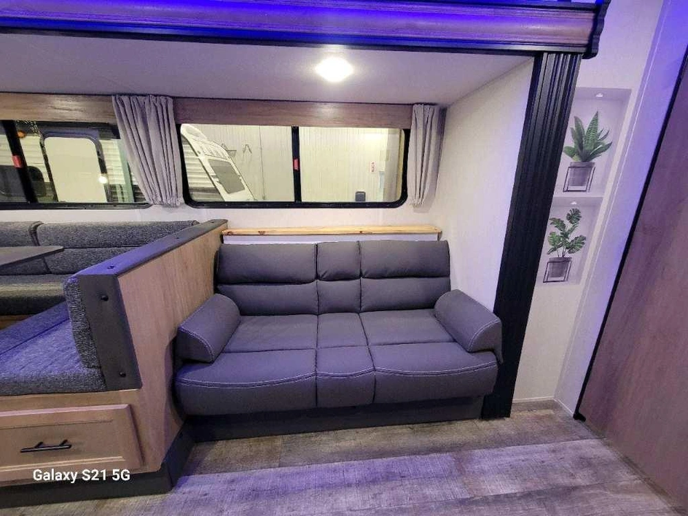 Cherokee Grey Wolf 27dbh 2023 alt