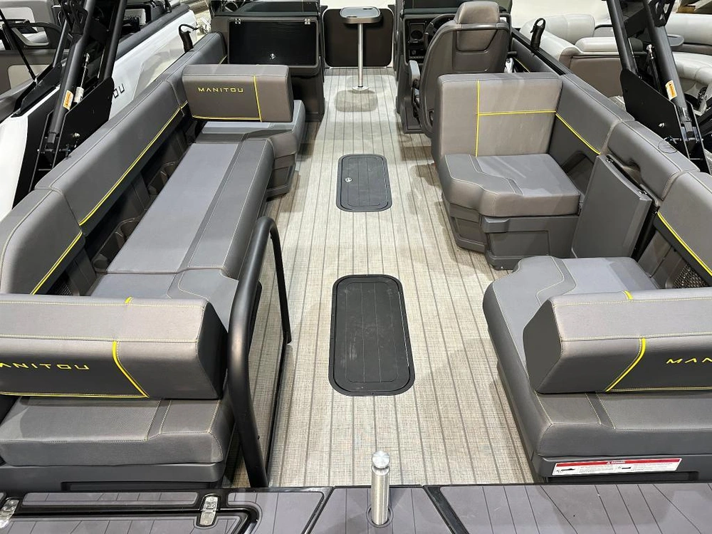 Manitou 22 Explore Switchback 2025 alt