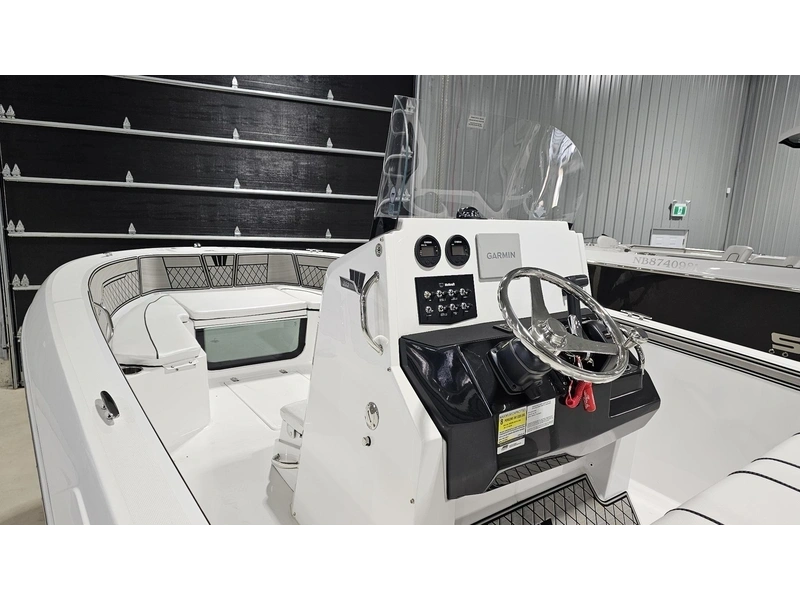 2023 Wellcraft Fisherman 202 alt