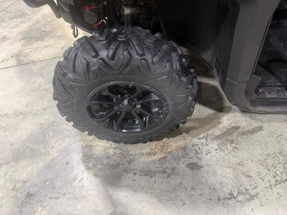 Can-am Defen Hd8 2016 alt