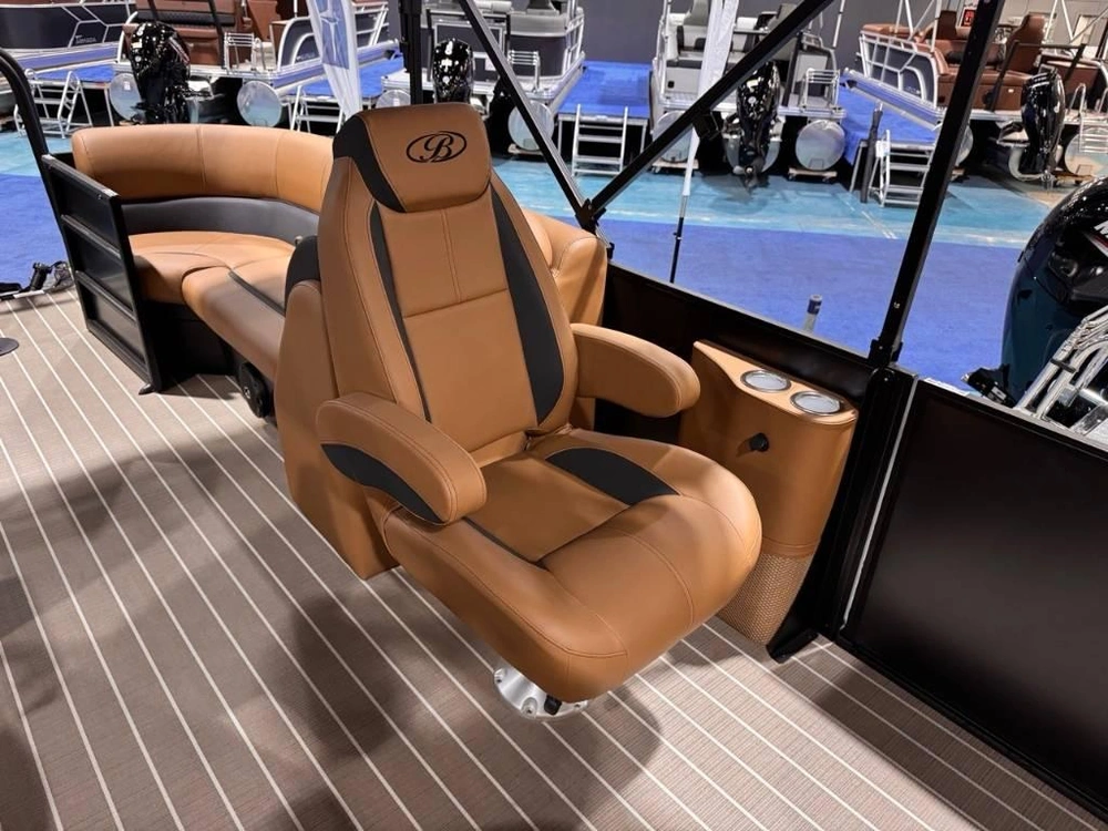 2026 Bentley Legacy 223 Navigator alt