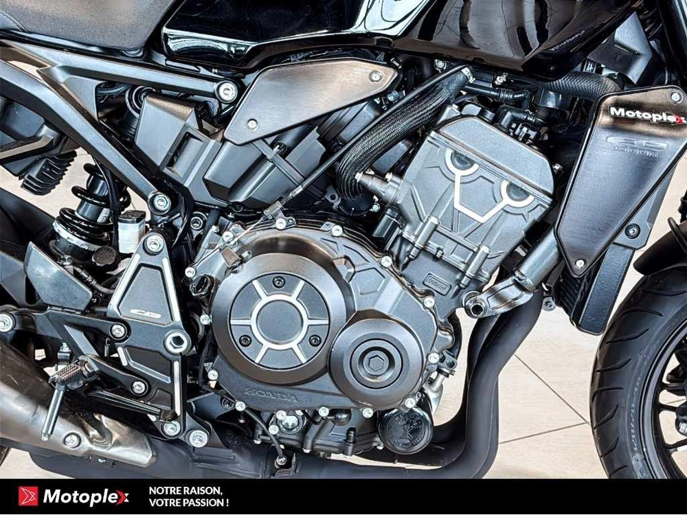 2022 Honda Cb1000r alt