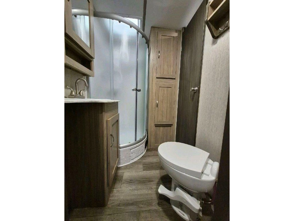 Coachmen Adrenaline 27lt 2021 alt