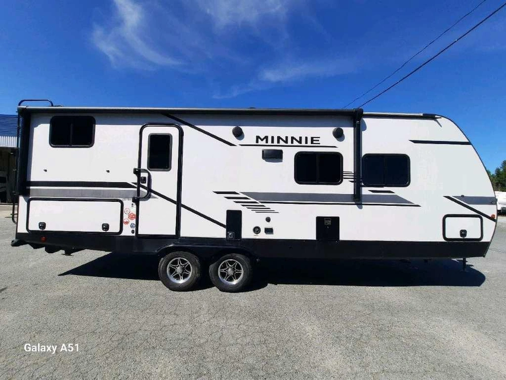 Winnebago Minnie 2301bhs 2022 alt