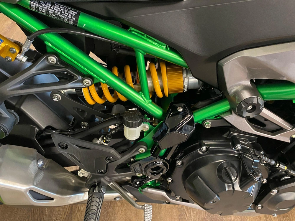 2025 Kawasaki Z900 Se Abs Se alt