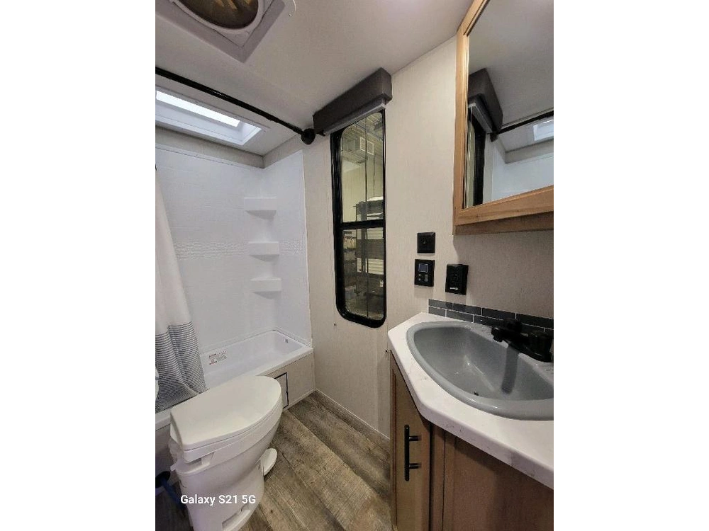 Cherokee Grey Wolf 27dbh 2023 alt