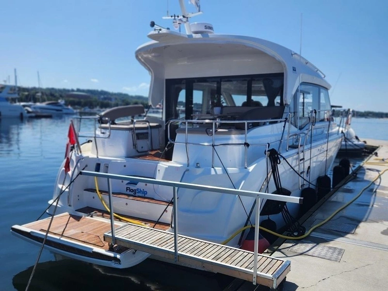 Bavaria Motoryachts E40 Sedan 2018 alt