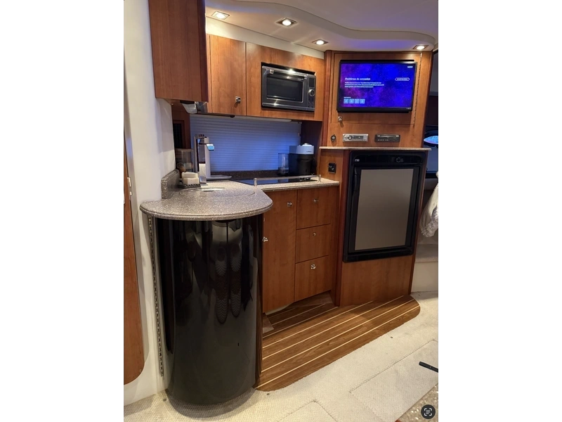 2011 Cruisers Yachts 360 Express alt