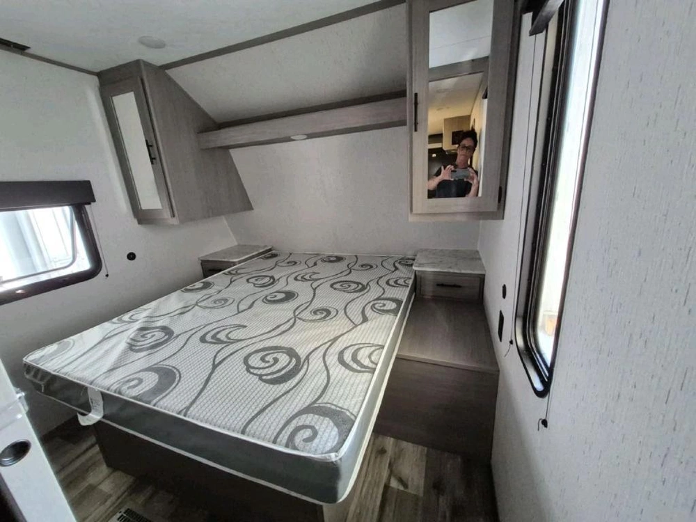 Dutchmen Coleman 270tq 2022 alt