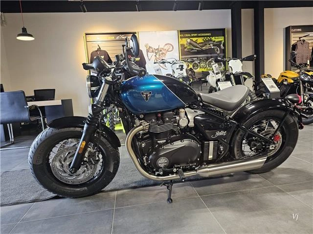 2026 Triumph Bonneville Bobber alt