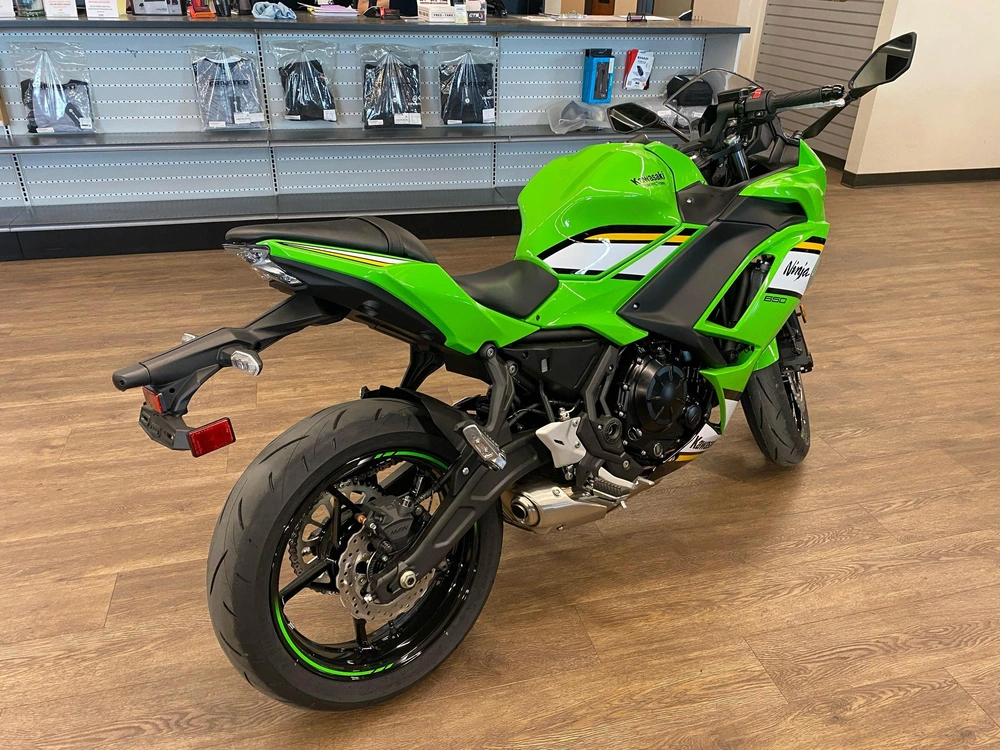 2025 Kawasaki Ninja® 650 Abs Abs alt