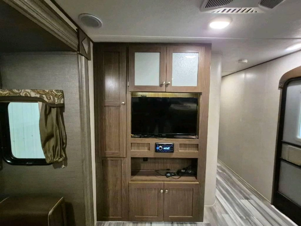 Keystone Rv Hideout 28rks 2018 alt