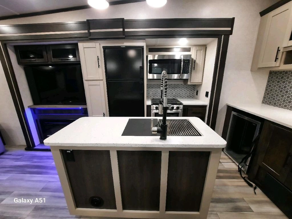 Crossroads Cruiser Aire 31si 2022 alt