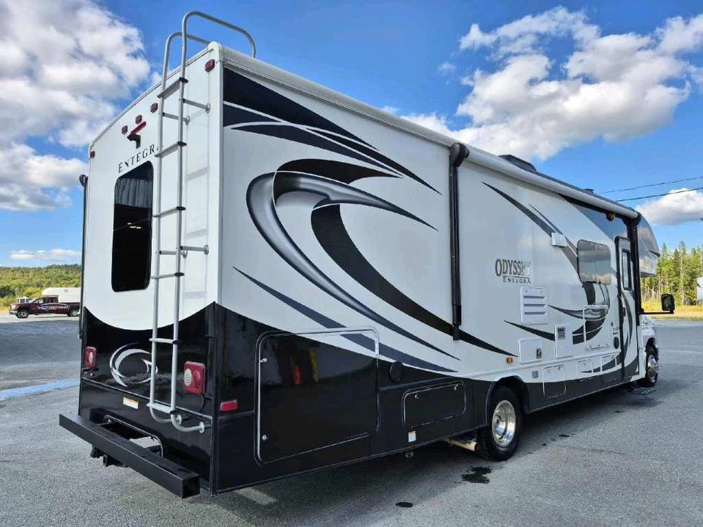 Entegra Coach Odyssey 29v 2020 alt