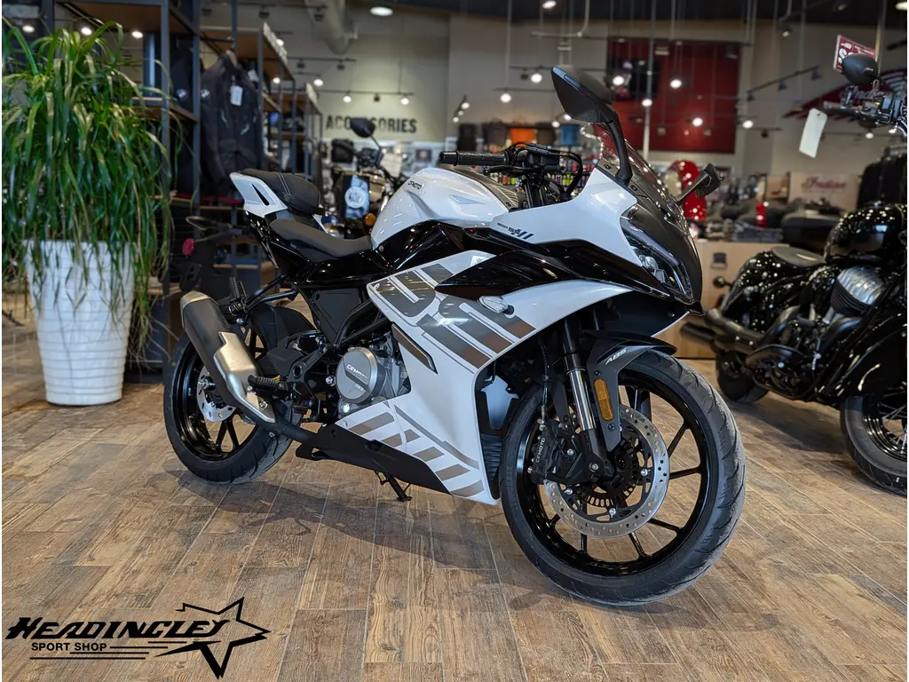 2026 CFMOTO 300SS // Nebula White 