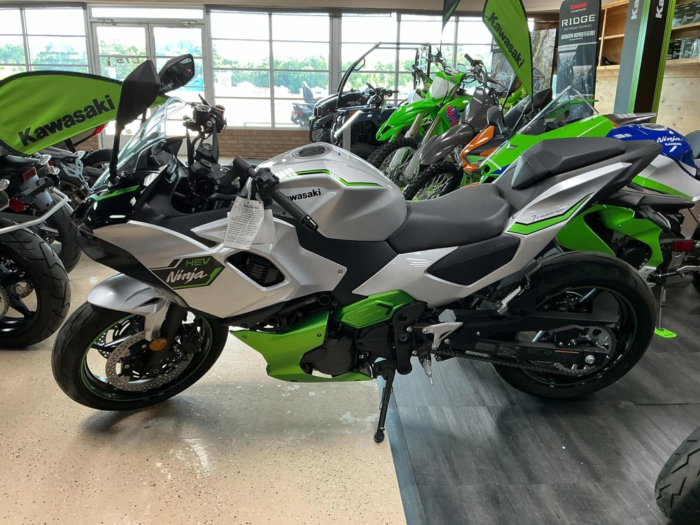 2024 Kawasaki Ninja�� 7 Hybrid Abs Hybrid Abs alt