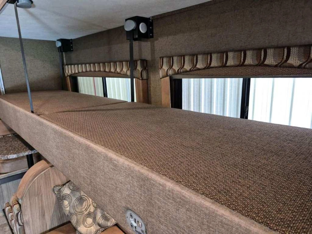 Coachmen Freelander 28bh 2018 alt