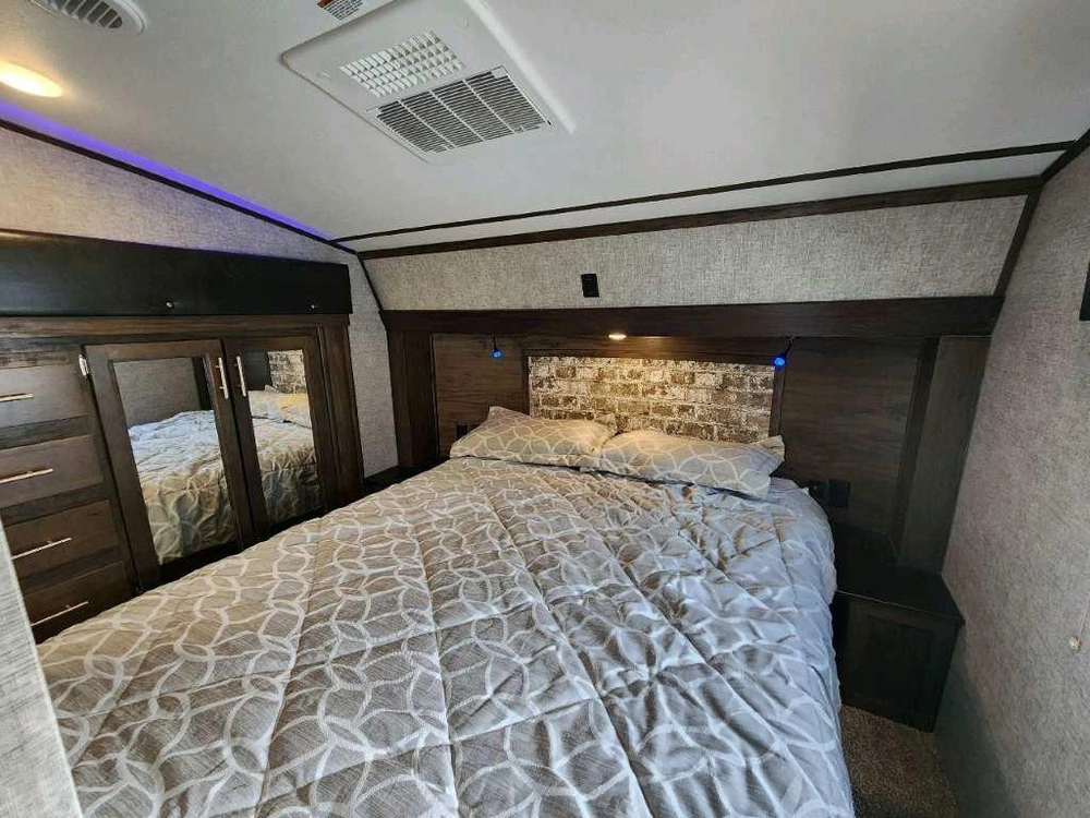 Cherokee Arctic Wolf 265bhd 2019 alt