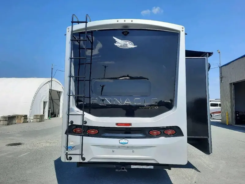 2026 Jayco Pinnacle 38FBRK thumbnail 7