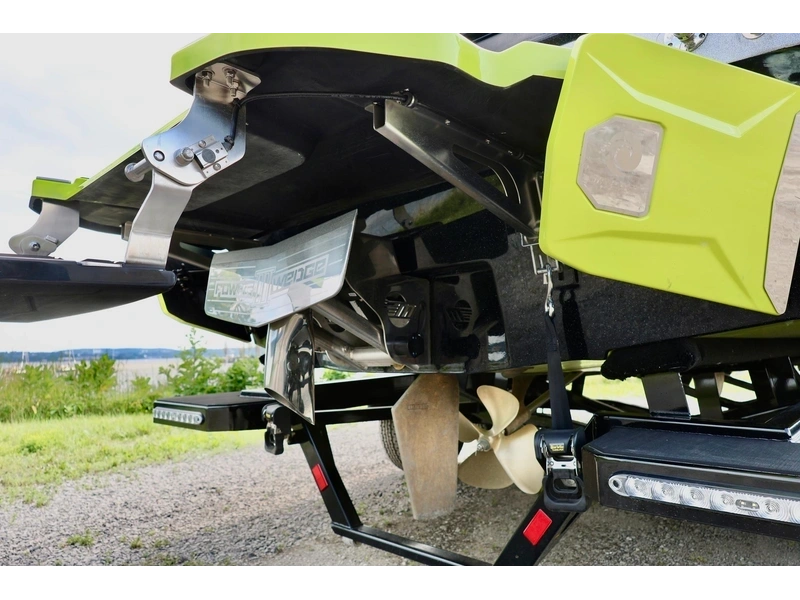 2025 Malibu 22 Mxz alt