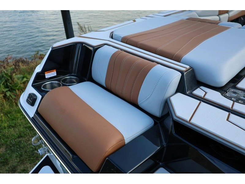 2026 Malibu 22 Lsv alt