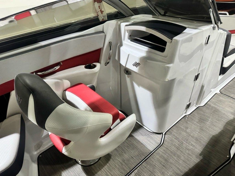 Four Winns 260 Horizon Sport Rs 2022 alt