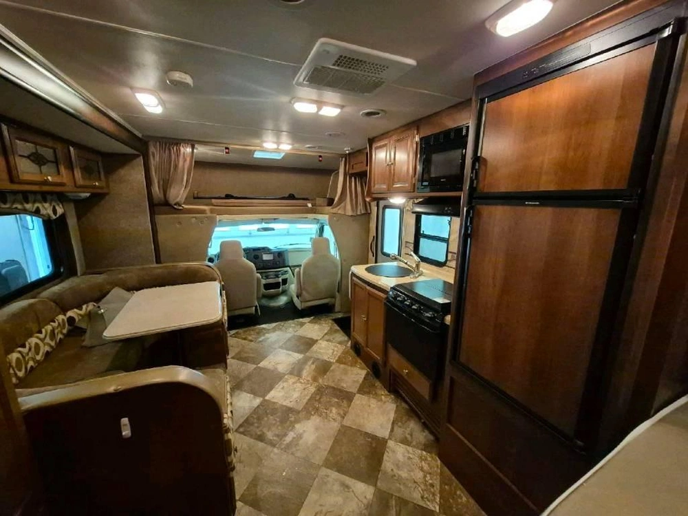 Coachmen Leprechaun 220qb 2012 alt