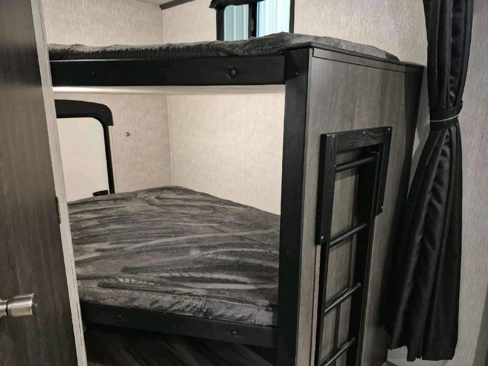 Crossroads Cruiser Aire 28bbh 2022
