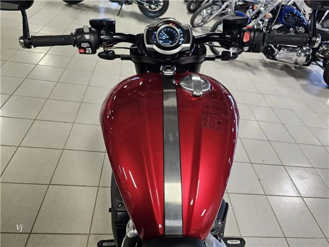 2025 Triumph Rocket 3 Storm R alt
