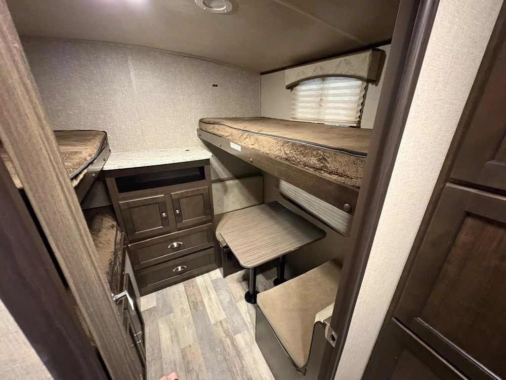 2018 Other Shadow Cruiser Id280qbs alt