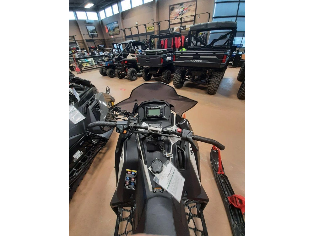 2025 Polaris 650 Indy Sp 137 650 alt