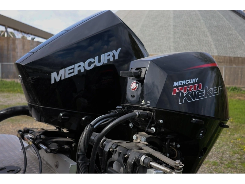 2025 Thunder Jet Luxor 200 alt