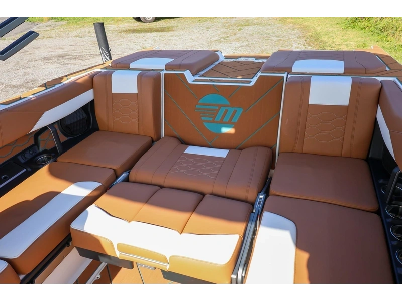 2026 Malibu 23 Lsv alt