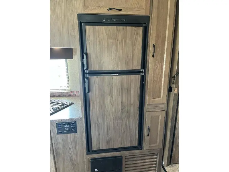 2018 Coachmen Freelander 28BH thumbnail 16
