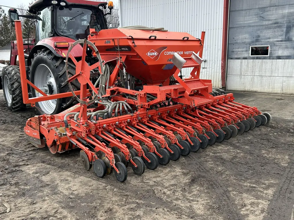 2012 Kuhn LC452