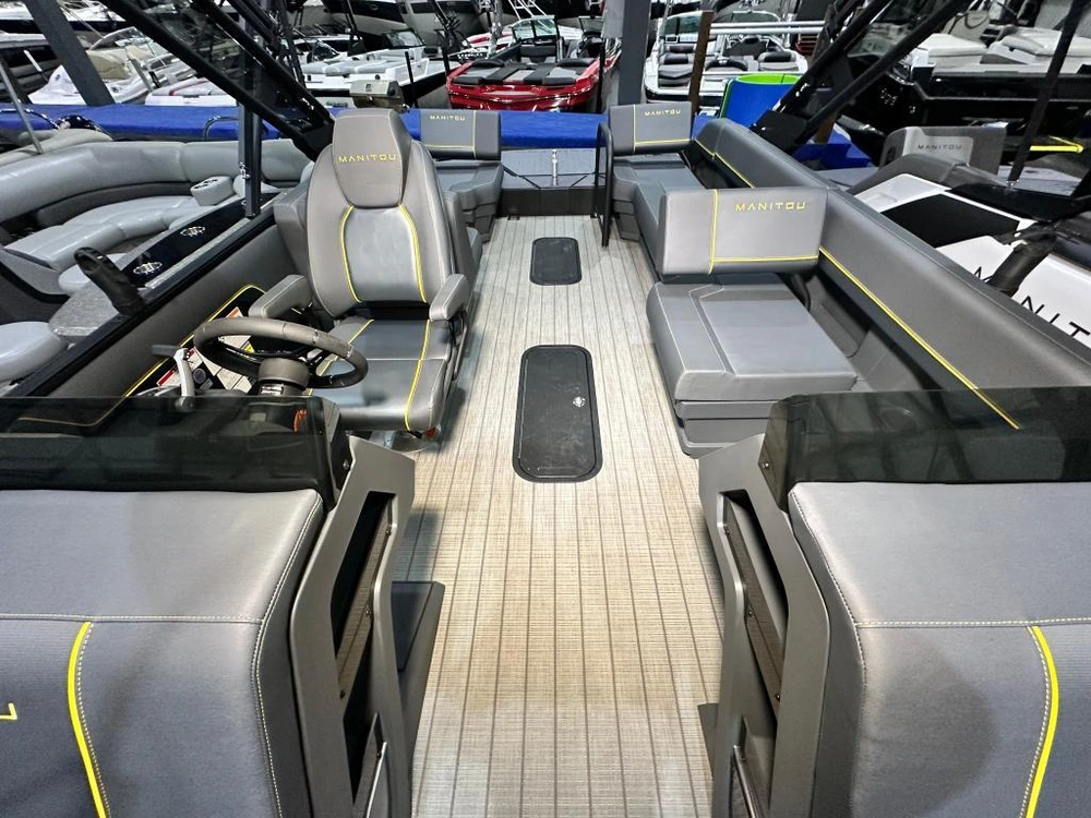 Manitou 22 Explore Switchback 2025 alt