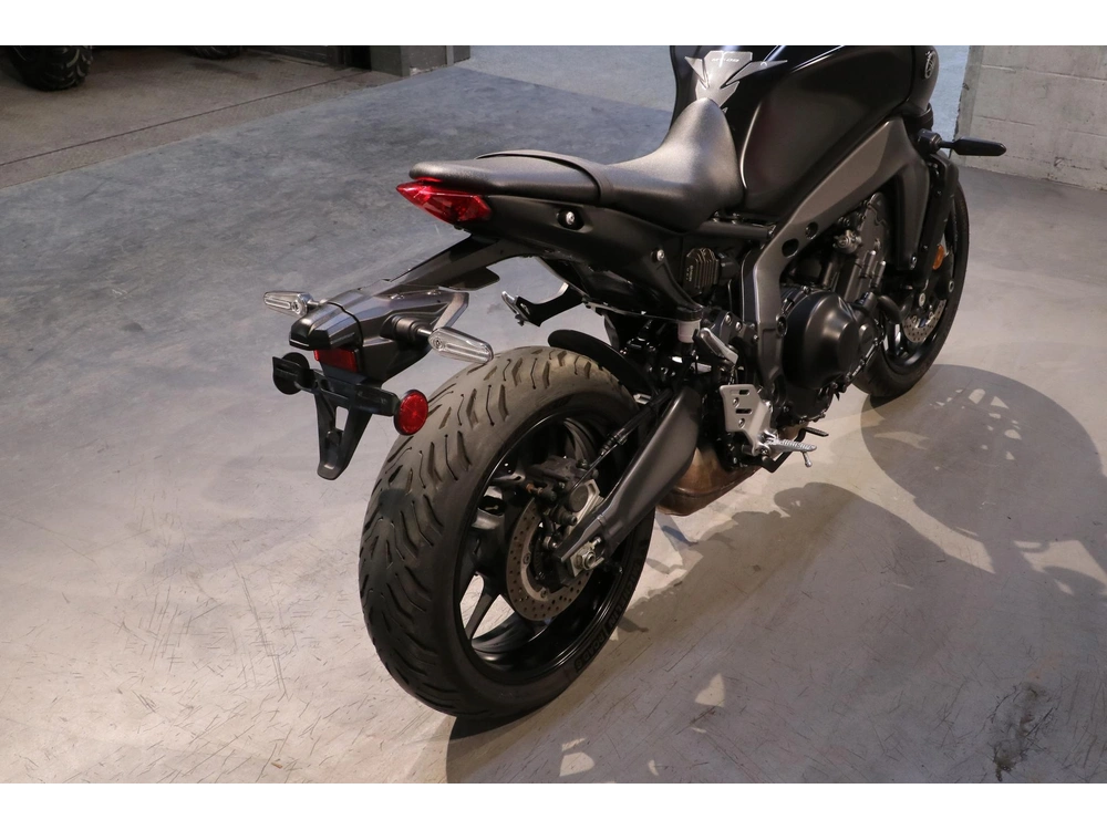 2021 Yamaha Mt-09 alt