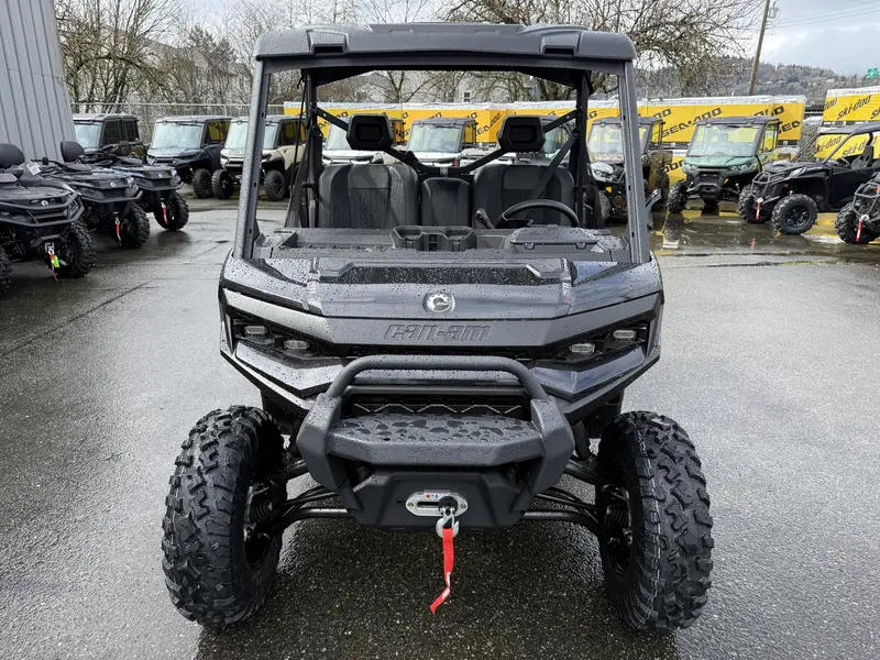 2026 Can-Am DEFENDER XT HD11 thumbnail 2