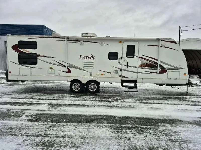 2010 Keystone RV Laredo 29BHS thumbnail 4