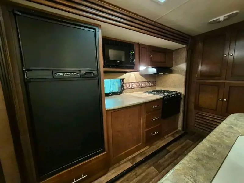 2015 Kodiak 300BSHL thumbnail 15