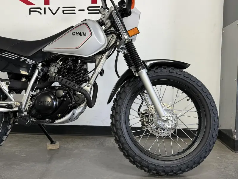 Yamaha TW200 *À partir de 3.99%💳 2026