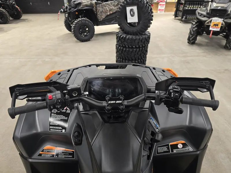 BRP Outlander XT-P 1000R with Smart-Shox & 10.25 in. infotainment 2026