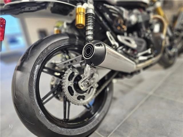 2025 Triumph Speed Twin 1200 Rs alt
