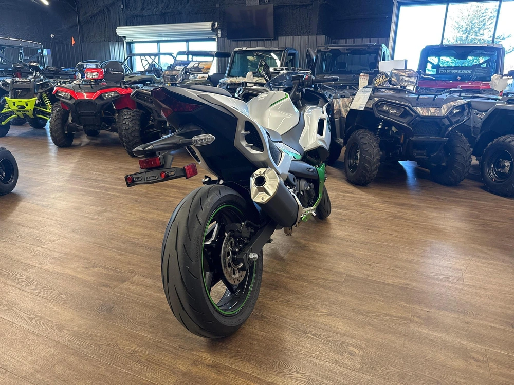 2024 Kawasaki Ninja® 7 Hybrid Abs Hybrid Abs alt