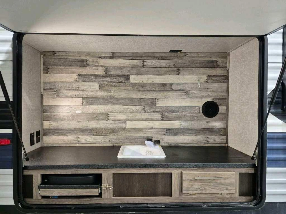 Crossroads Zinger 331bh 2023 alt