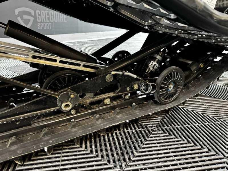 Polaris 650 Indy Adventure 137 2023 alt